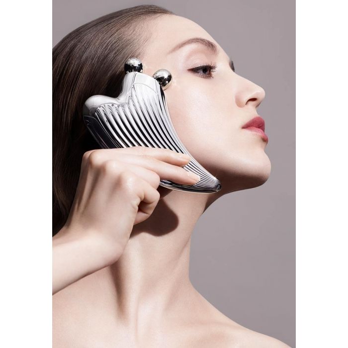 リファ カッサレイ 口コミでも人気のリファ新製品！ReFa CAXA RAY（カッサレイ）を使った